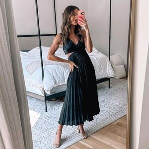 Abercrombie & Fitch Black Pleated Cutout Maxi Dress